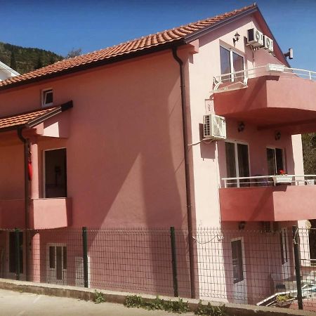 Apartments Kuc Tivat Exteriér fotografie