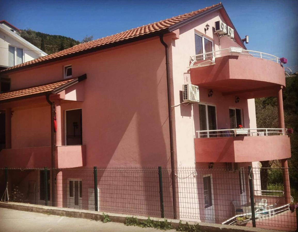 Apartments Kuc Tivat Exteriér fotografie